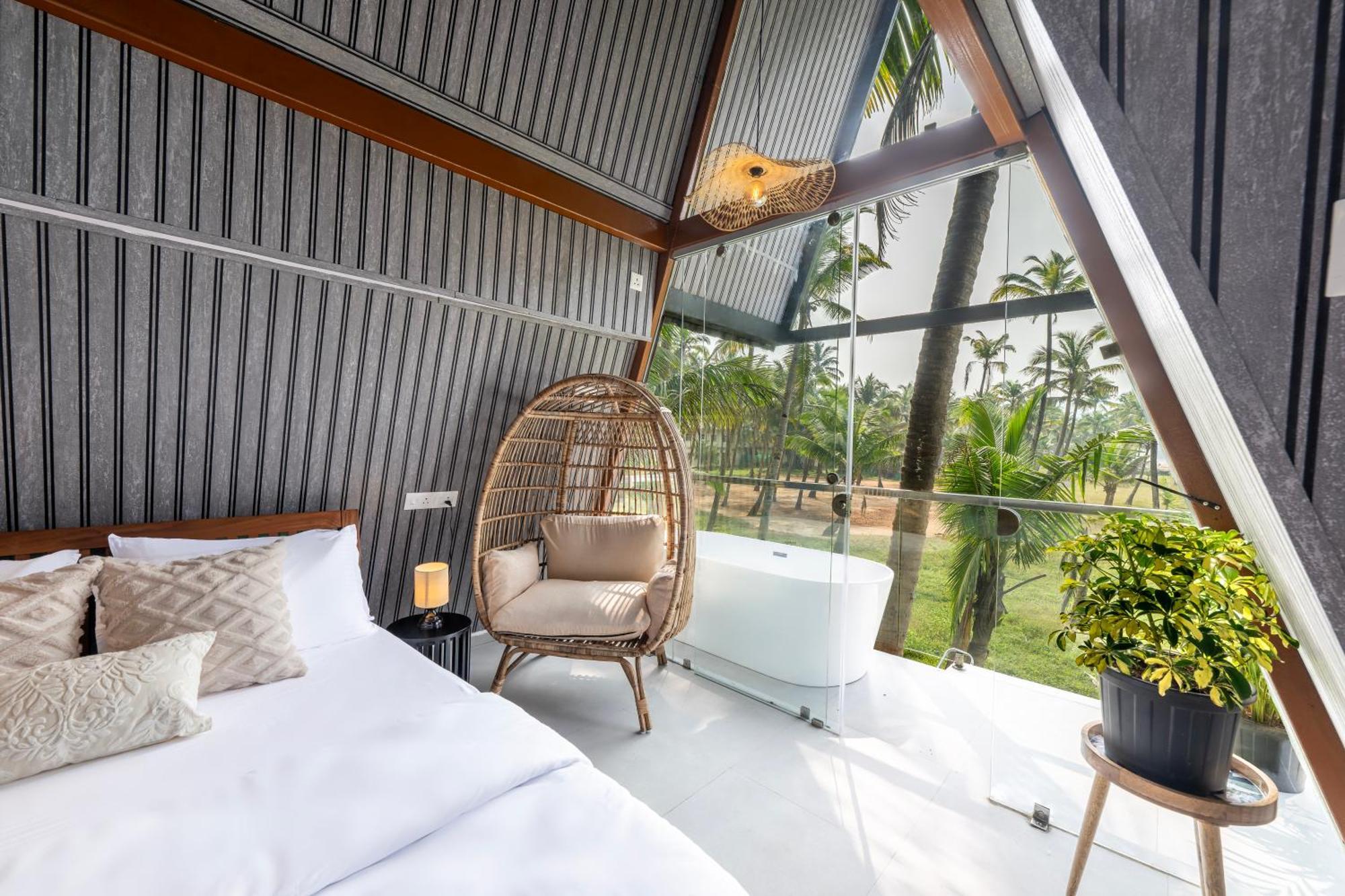 The Rose Goa Beach Resort Agonda Bagian luar foto