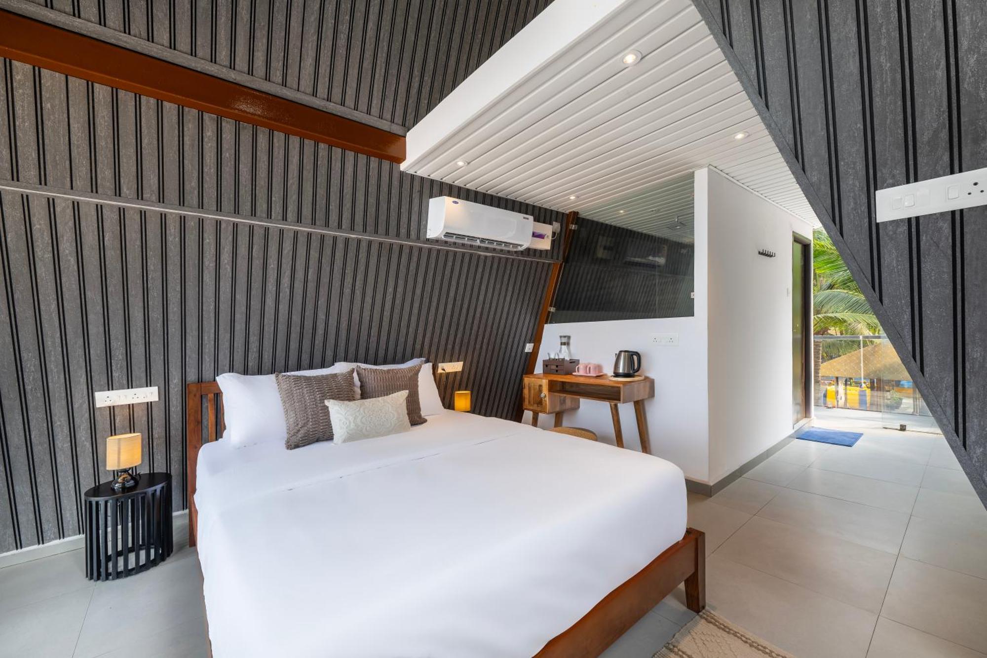 The Rose Goa Beach Resort Agonda Bagian luar foto