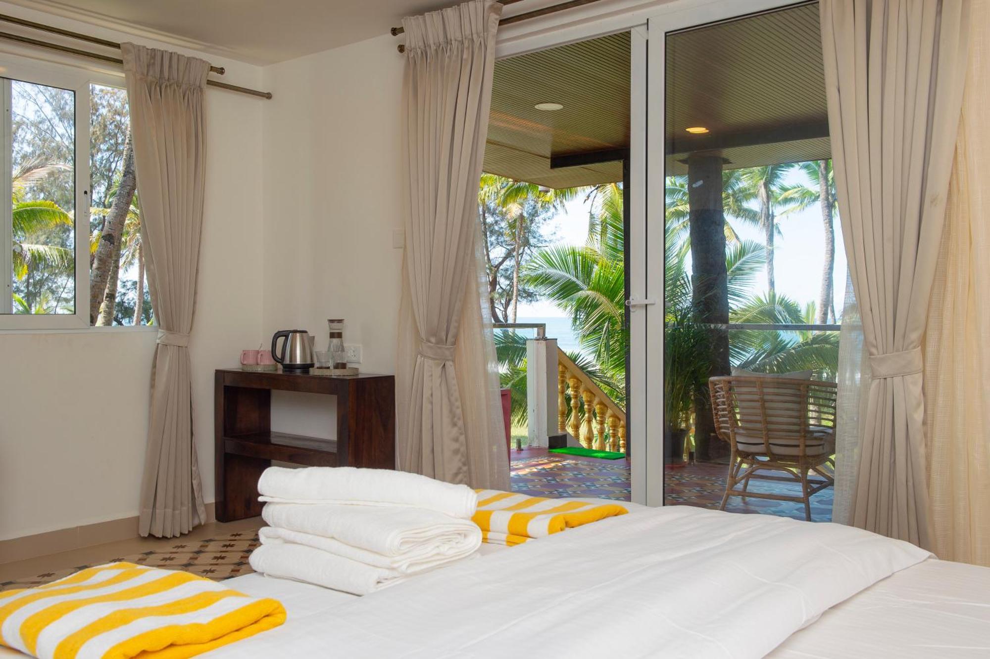 The Rose Goa Beach Resort Agonda Bagian luar foto
