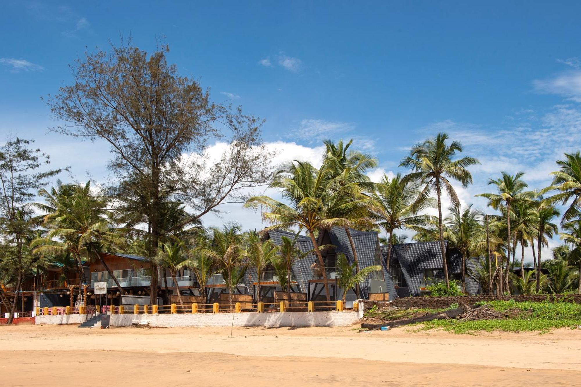 The Rose Goa Beach Resort Agonda Bagian luar foto