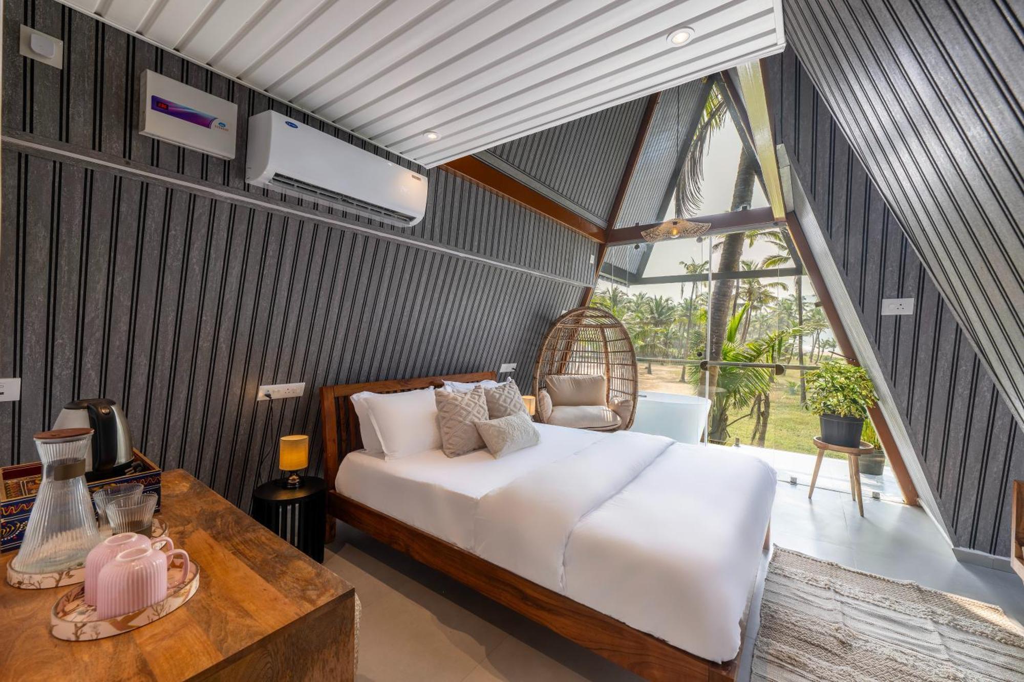 The Rose Goa Beach Resort Agonda Bagian luar foto